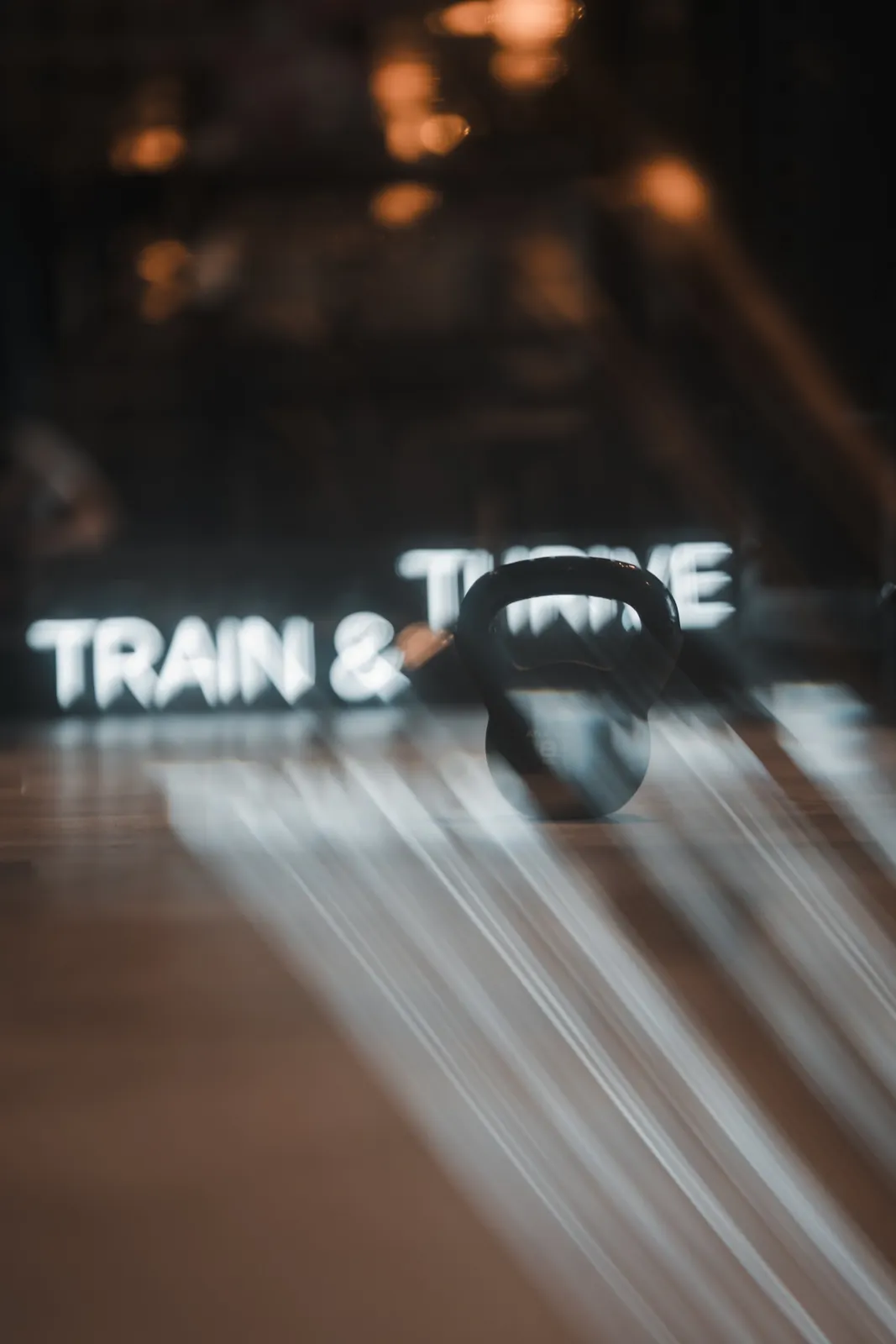Kettlebell im Train & Thrive Studio in Bergheim